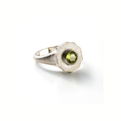 Ring aus Silber mit Peridot